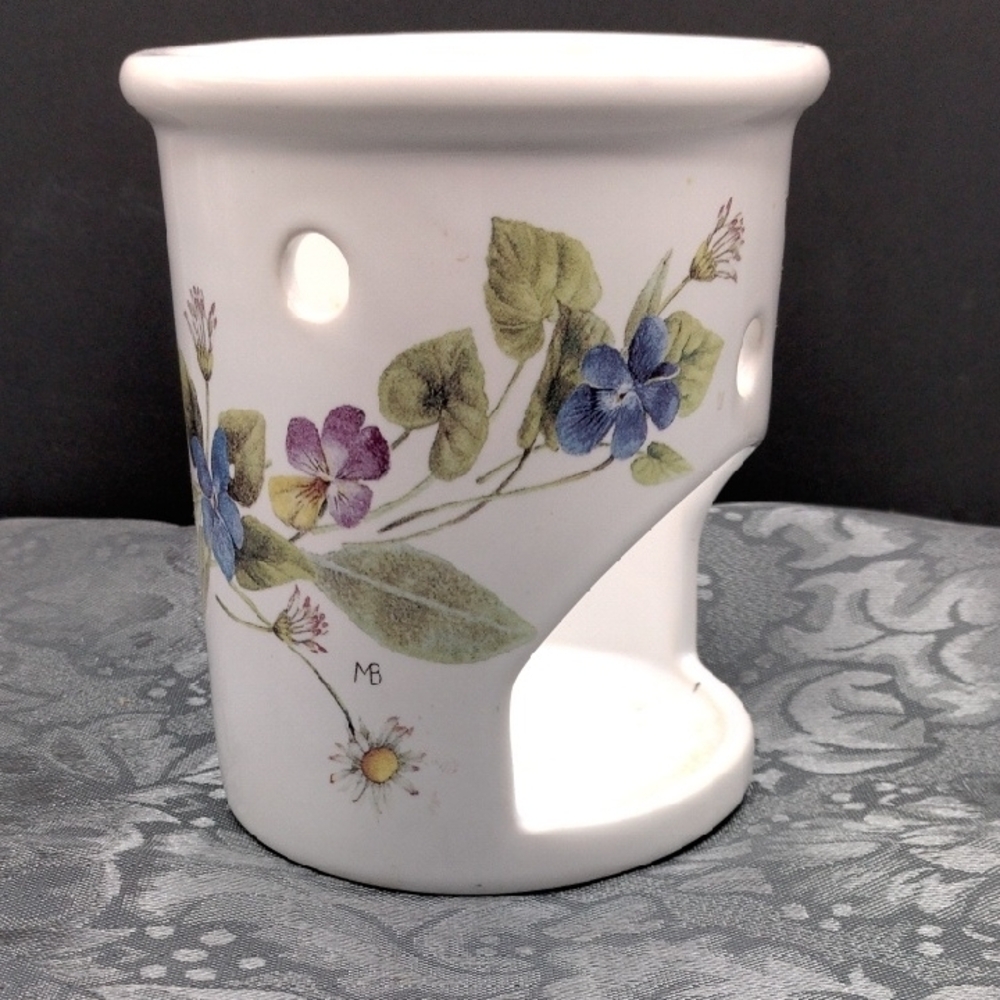 Majestic Butterfly Floral White Ceramic Holder - Picture 5 of 6